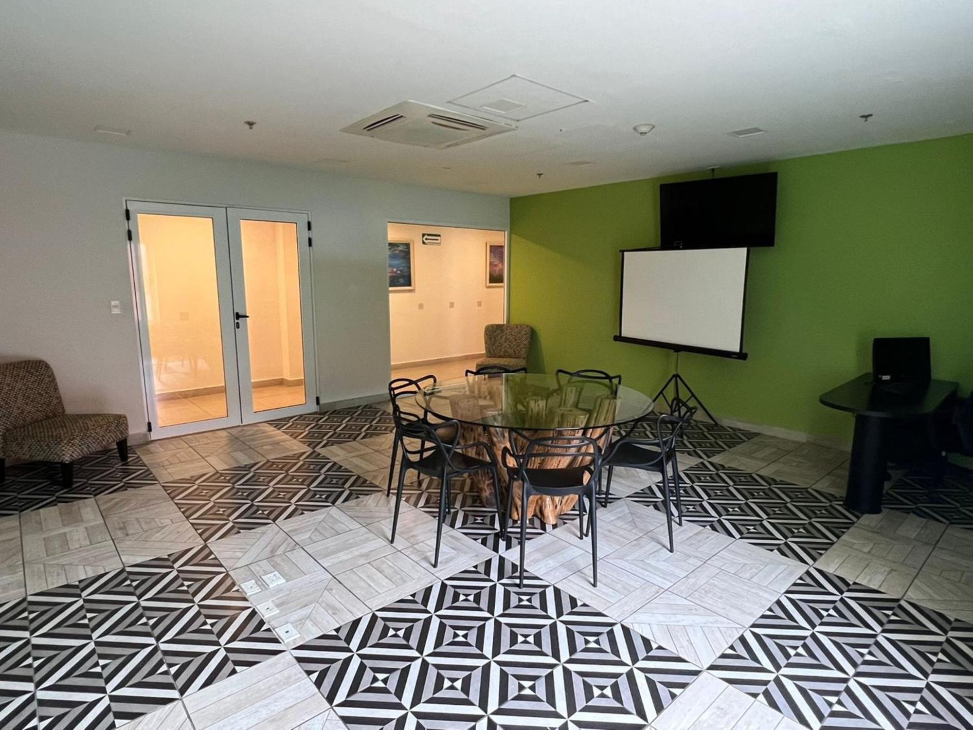 Holiday Inn Express Merida Centro By Ihg Exterior photo
