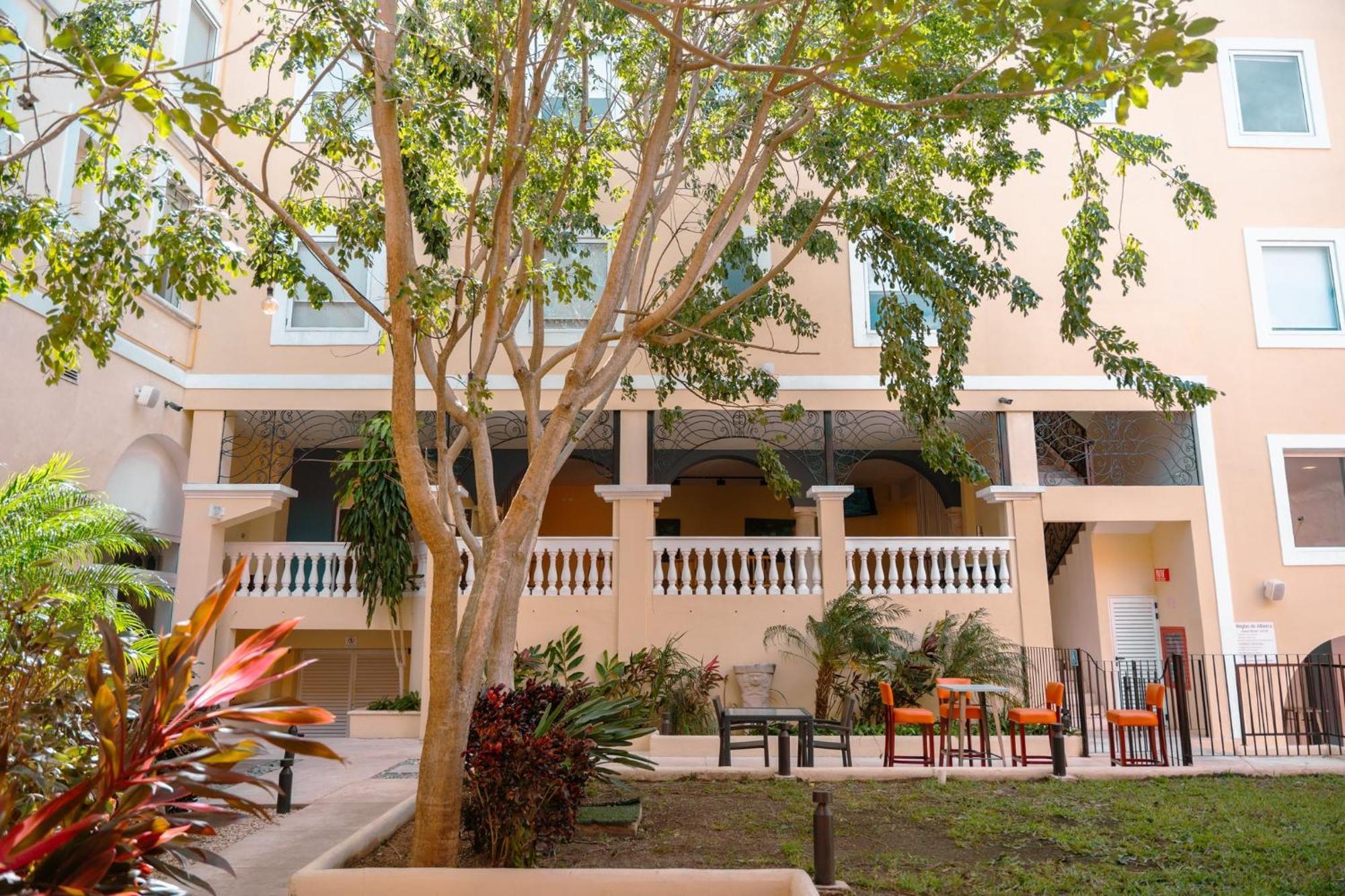 Holiday Inn Express Merida Centro By Ihg Exterior photo